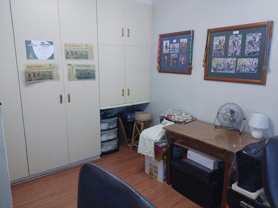 4 Bedroom Property for Sale in Amandelrug Western Cape